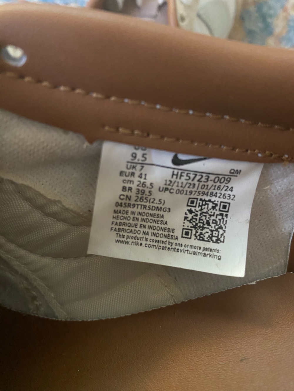 Nike Women’s White and Tan Casual Sneakers with Orange Accent - Picture 4 of 5